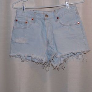 Light Wash Levi’s 501 Shorts